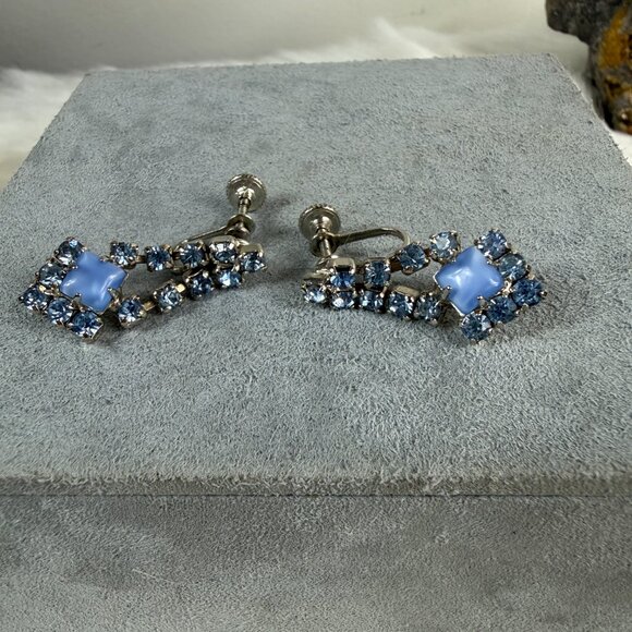 Vintage Blue Rhinestone Silver Tone Dangle & Drop Screw Back Earrings - Picture 6 of 9
